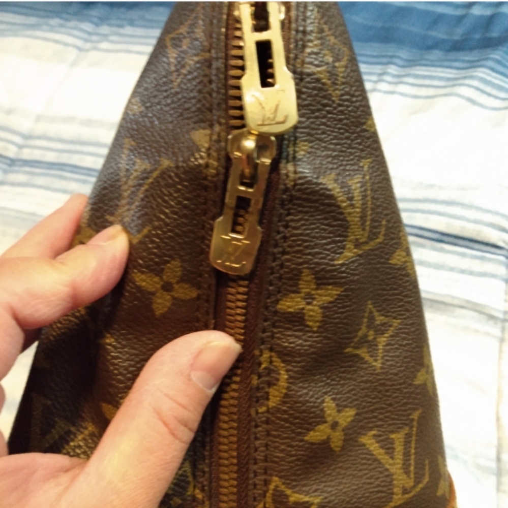 Louis Vuitton Brown Monogram Handbag - Picture 15 of 16